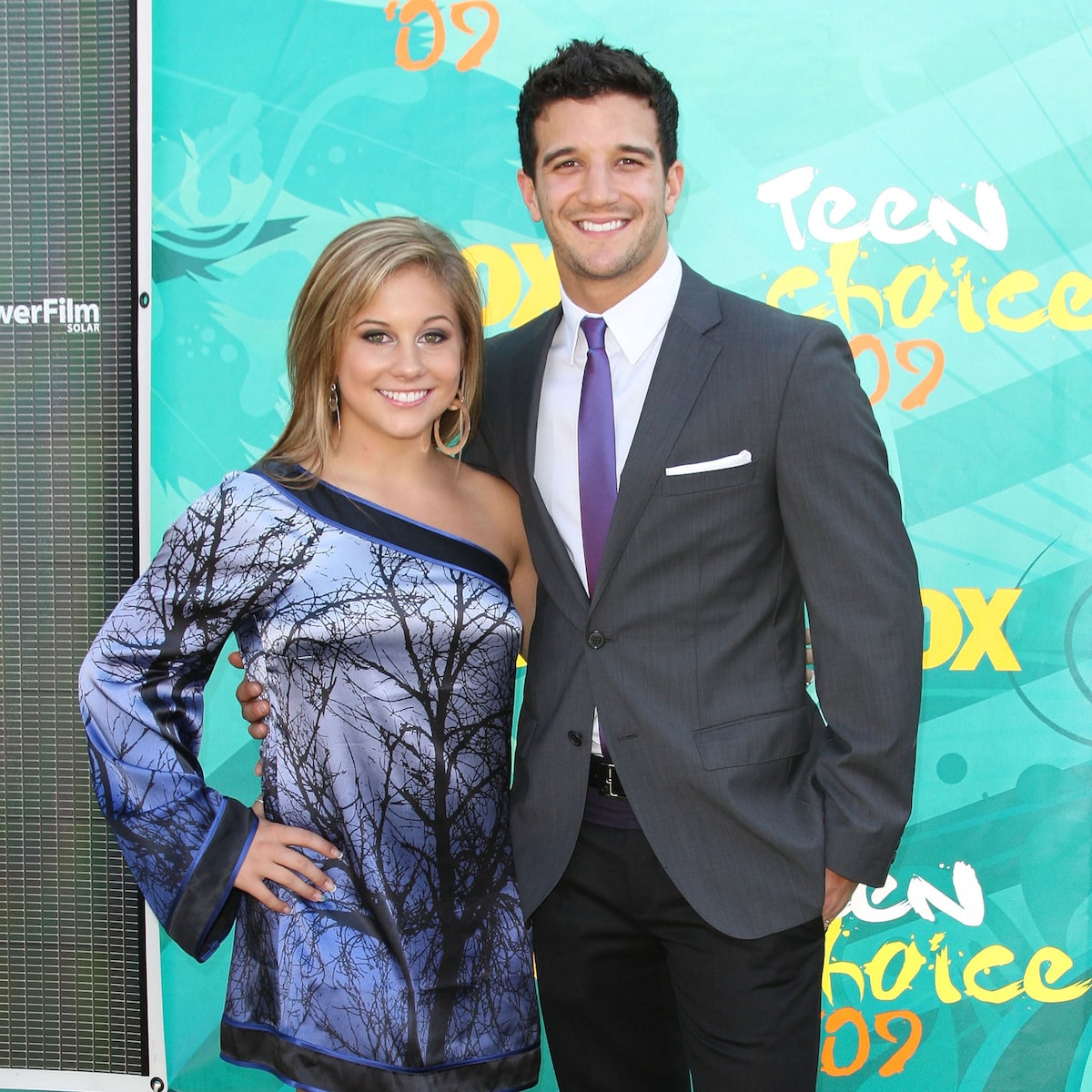 Shawn Johnson And Mark Ballas Kissing