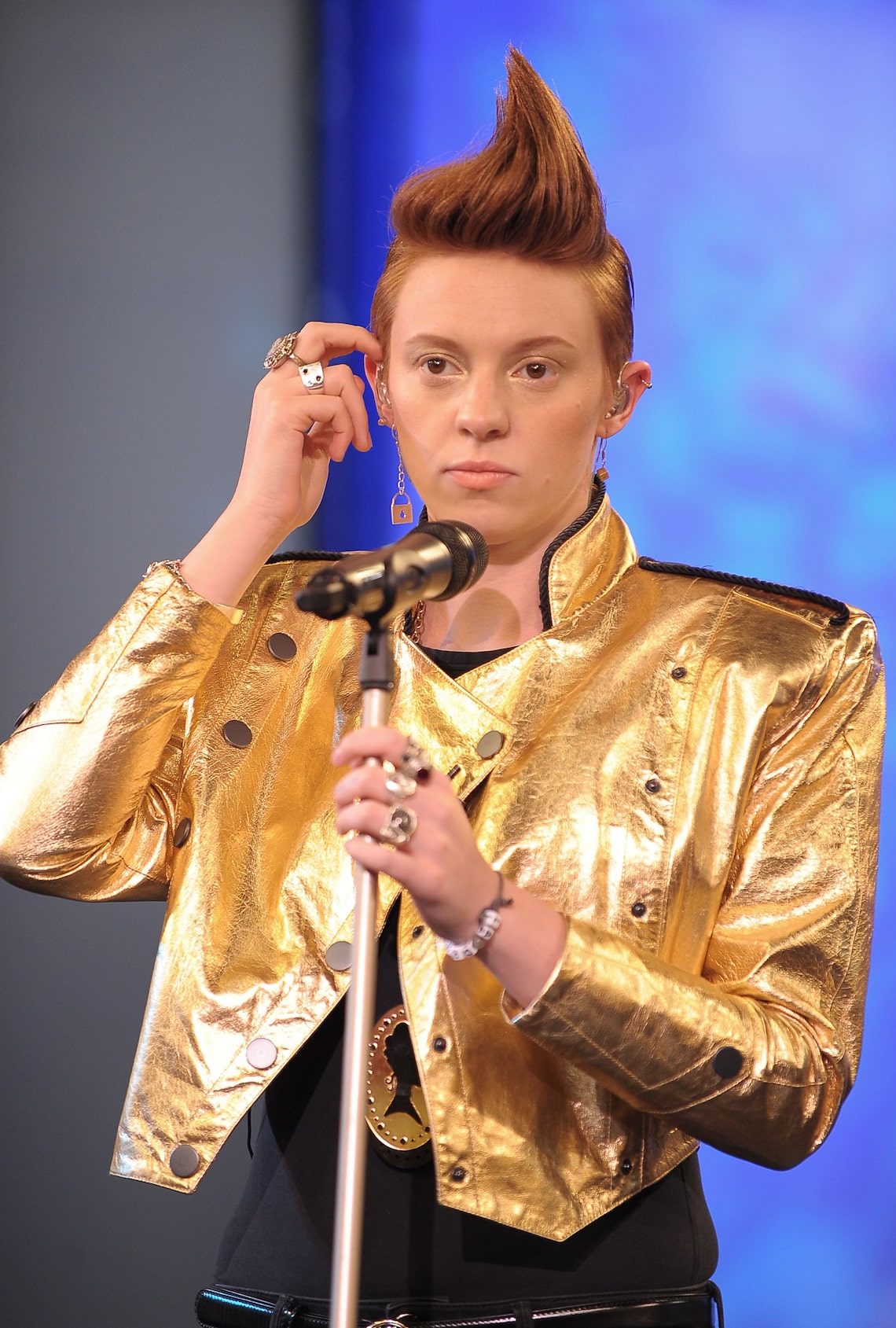 Elly Jackson Bulletproof