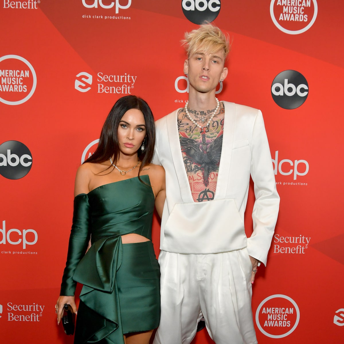 Megan Fox & Machine Gun Kelly Make It Red-Carpet Official at AMAs