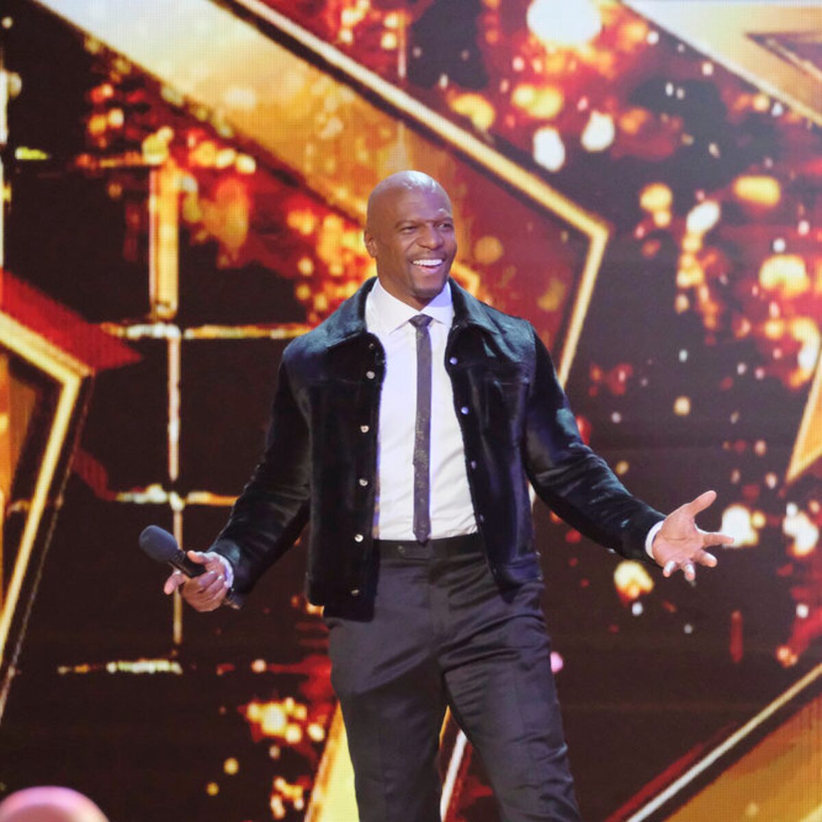Terry Crews Updates 'Extra' on Kevin Hart's Condition