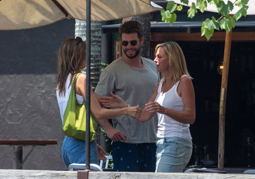 Liam Hemsworth Packs On The Pda With New Gf Gabriella Brooks