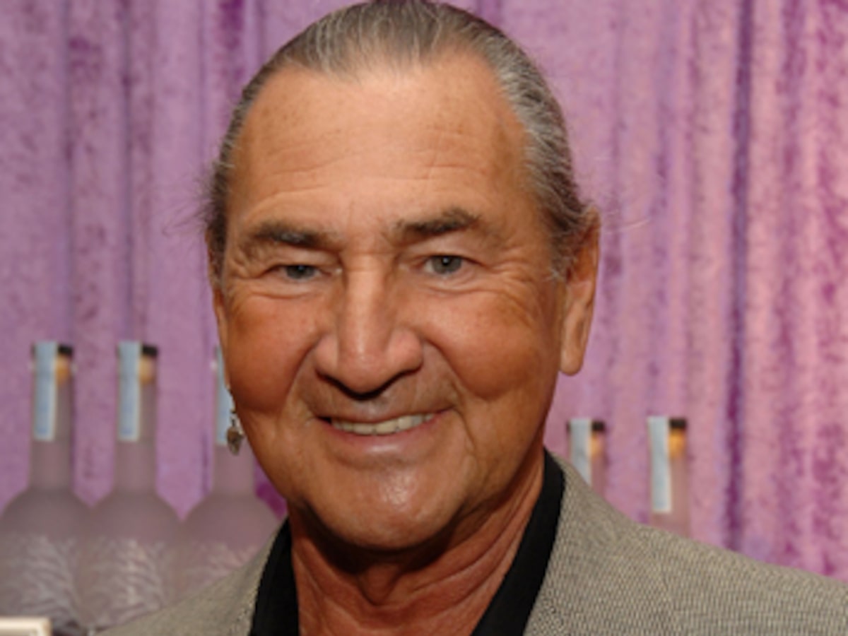 August Schellenberg: 'Free Willy' Star Dead at 77, image size:1200x900