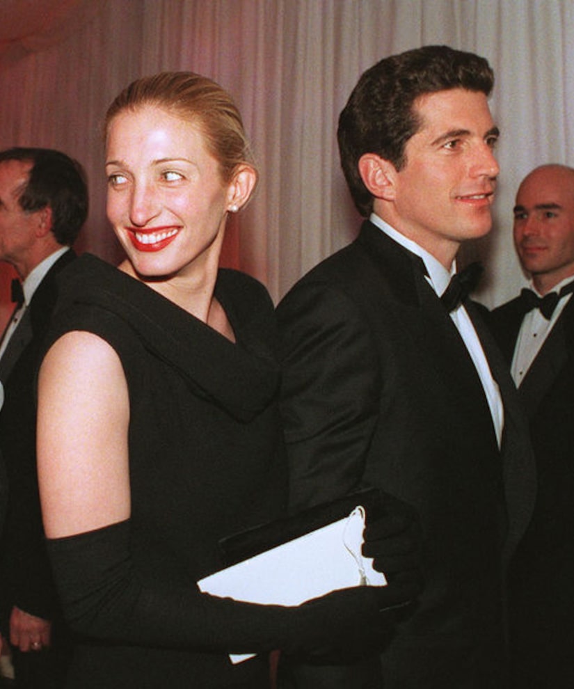 John F Kennedy Jr And Carolyn Bessette Photos Parade