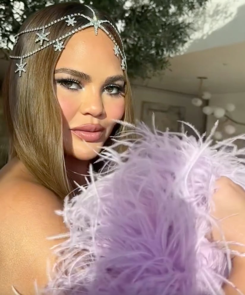 Chrissy Teigen Blasts Trolls Who Criticized Her Face ‘i Gained Weight 0039