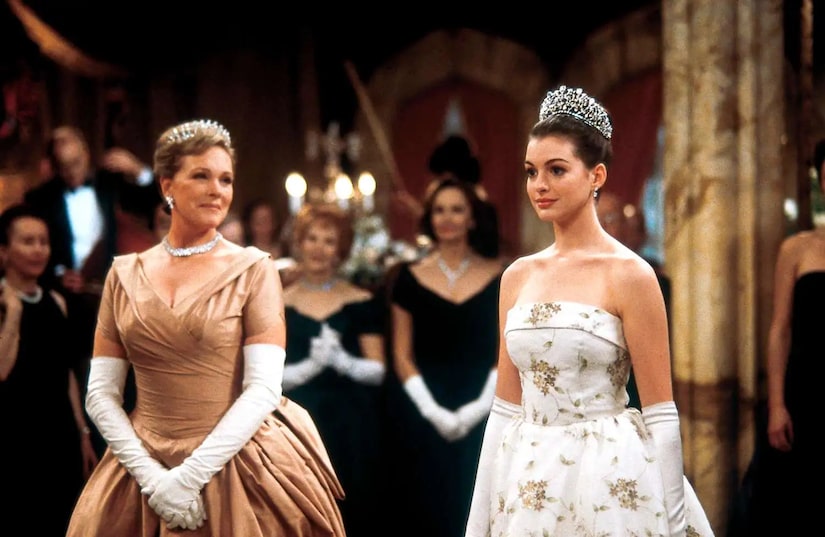 Anne Hathaway Officially Returning for 'Princess Diaries 3'