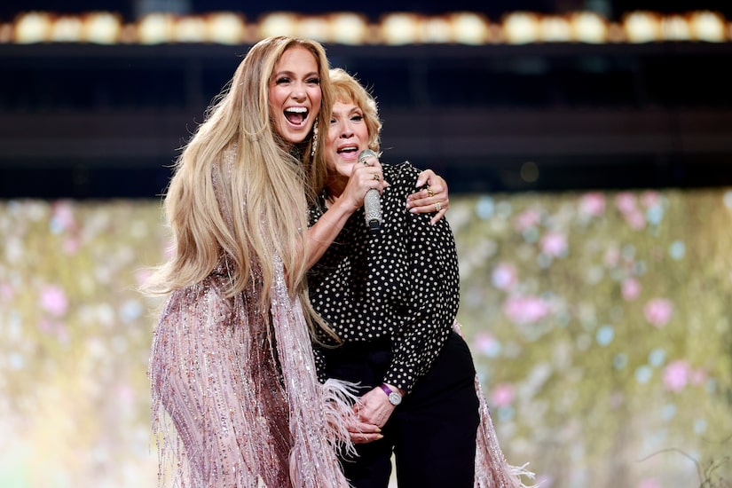 What J.Lo's Mom Thinks of Ben Affleck! Plus: The Hot Couple Reunites in L.A.