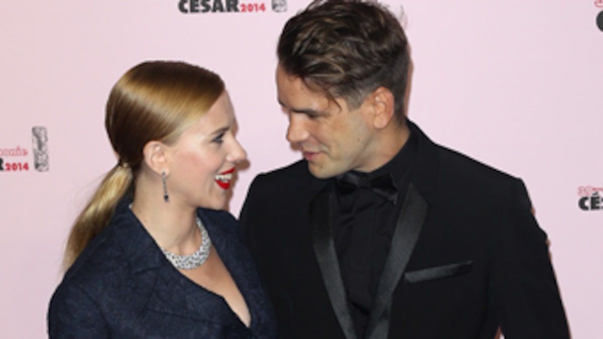 Scarlett Johansson Is Pregnant, Expecting First Baby with Fiance Romain