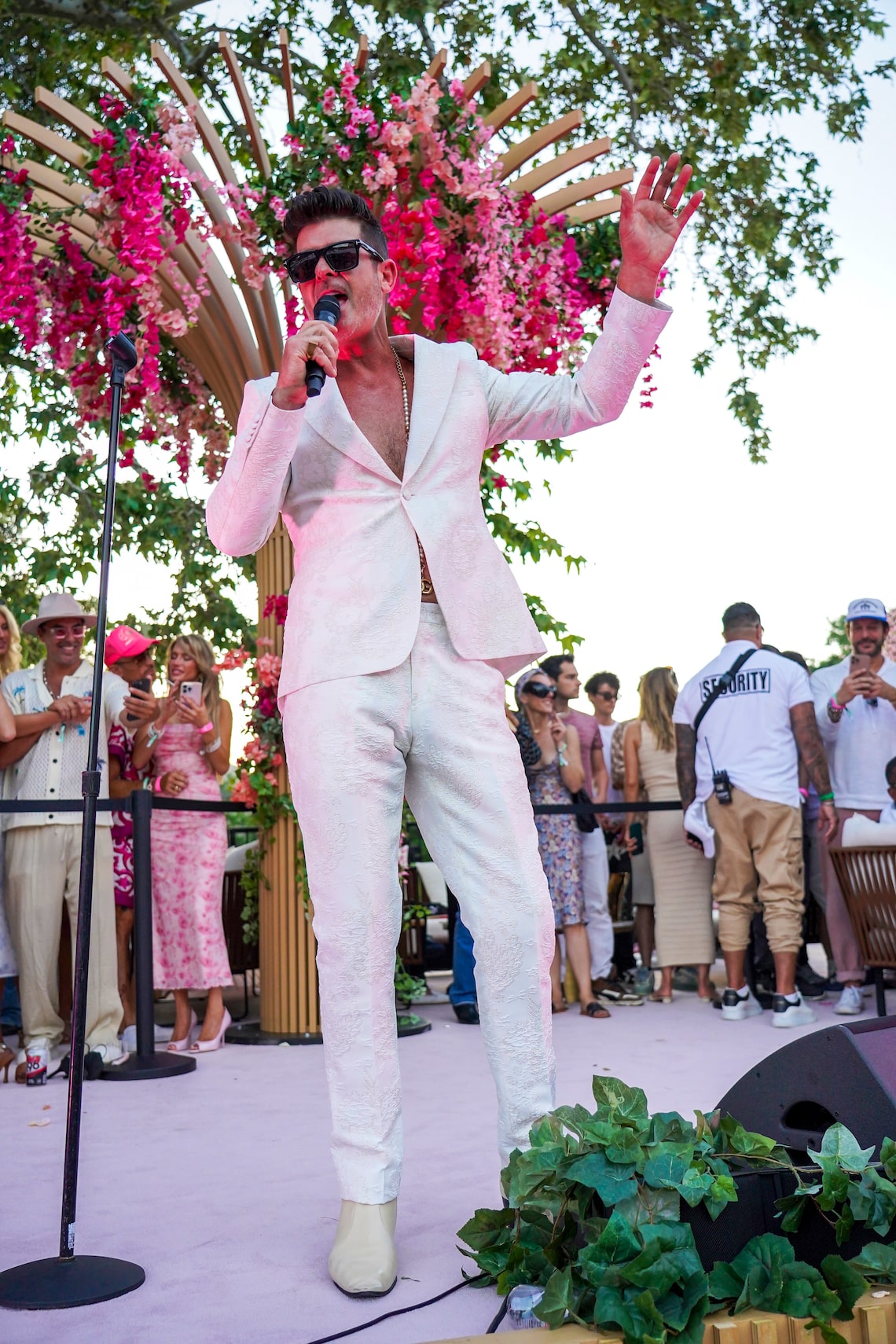 Robin Thicke performed at Rosé Day Los Angeles in Calabasas, California.