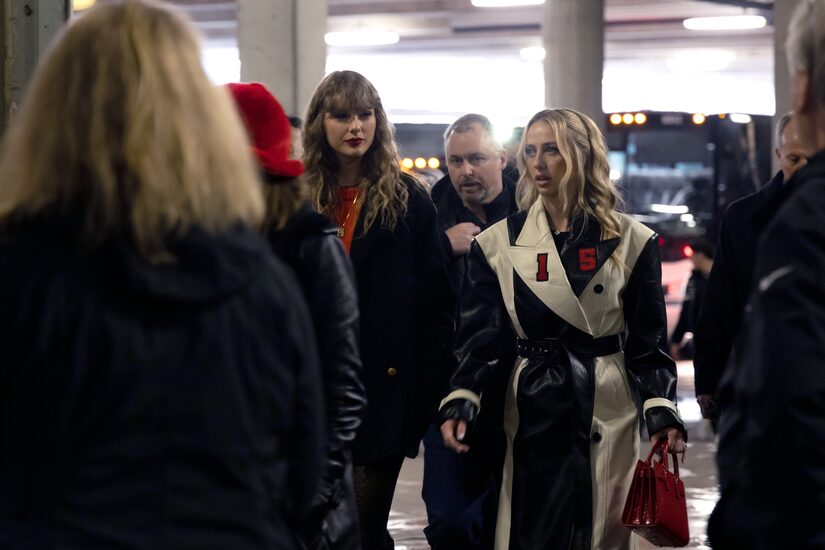 Taylor Swift Spotted at Ravens-Chiefs Game -- Travis Kelce Acts Up