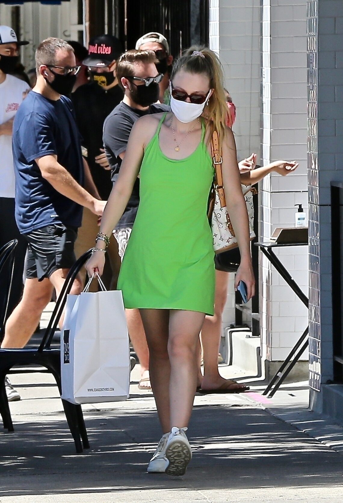 Dakota Fanning picked up a take-out order at Joan’s on Third in Studio City, California.