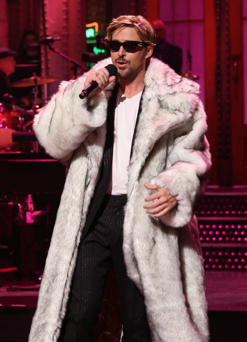 Ryan Gosling Cracks Up Throughout 'SNL,' Sings Taylor Swift, Surprises with Guest Stars!