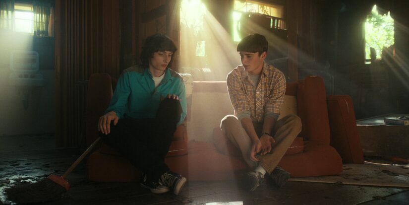 Stranger Things' Star Noah Schnapp Confirms Will Byers Is Gay and Loves  Mike - CNET