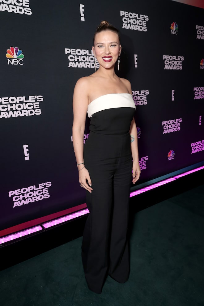 Scarlett Johansson Reveals Her 2023 Red-Carpet Beauty Favorites