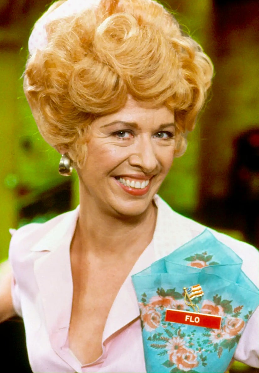 Polly Holliday, ‘Kiss My Grits’ Scene-Stealer on ‘Alice’ & ‘Gremlins’ Villain, Dies at 88