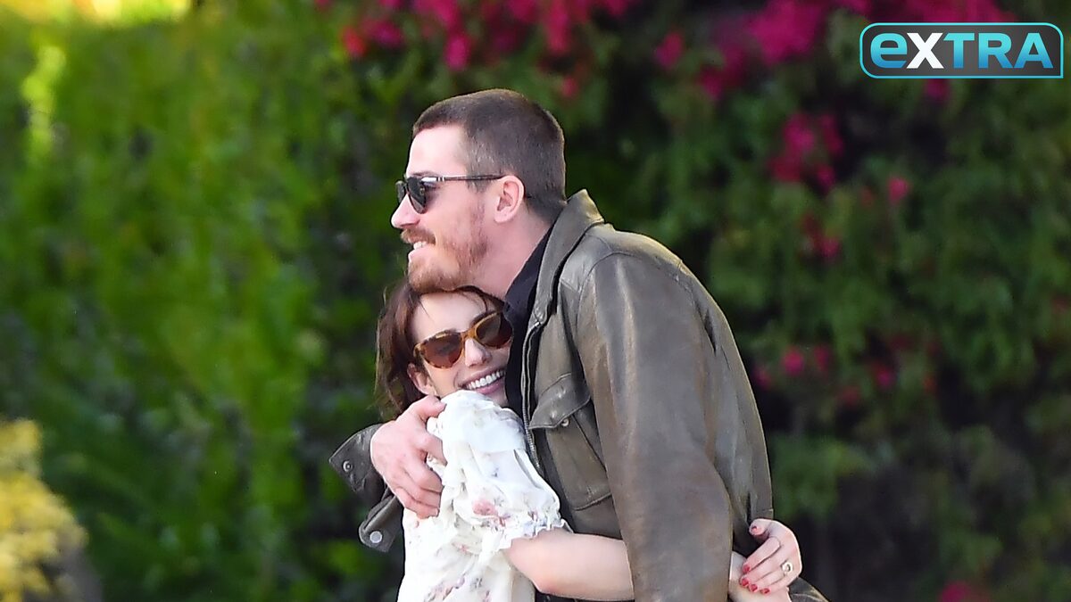 Exclusive Pics! Emma Roberts & Garrett Hedlund Packing on the PDA
