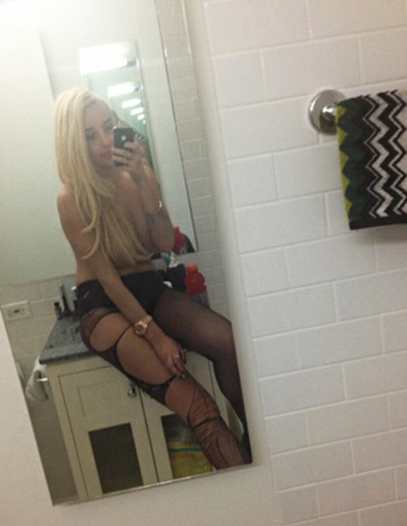 Amanda bynes topless