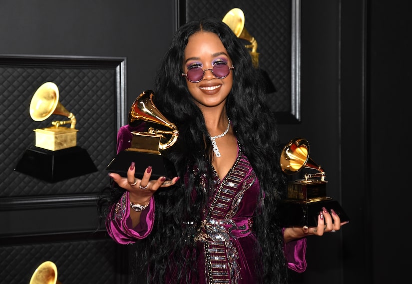 H.E.R.'s Memorable Grammy Moments, Plus: Acting Dreams