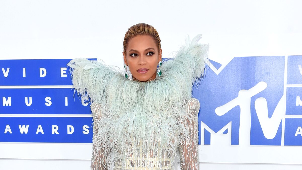 2016 MTV VMAs Red Carpet