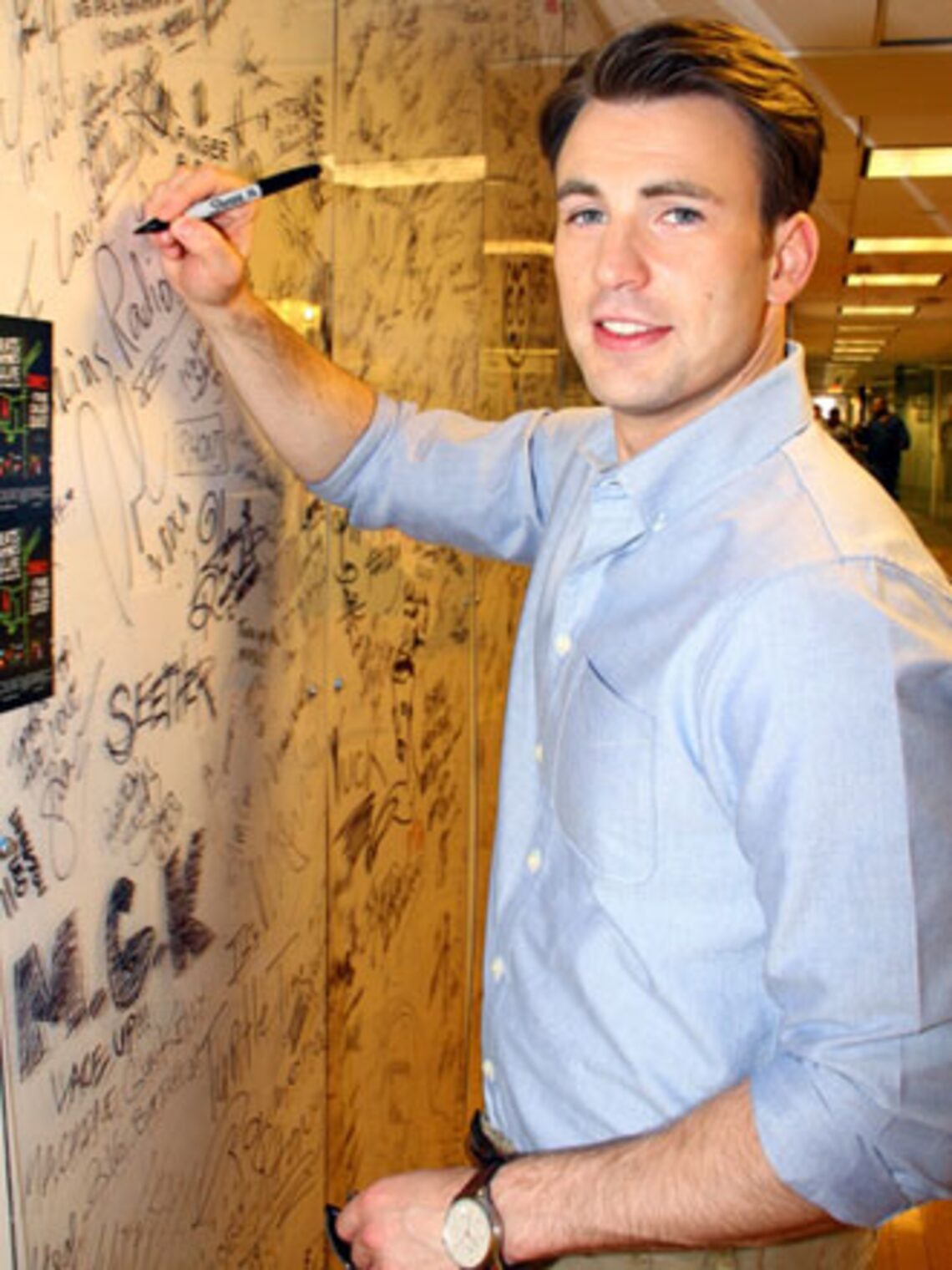 Chris Evans stopped by NYC's SiriusXM's "Morning Mash Up" on Tuesday.