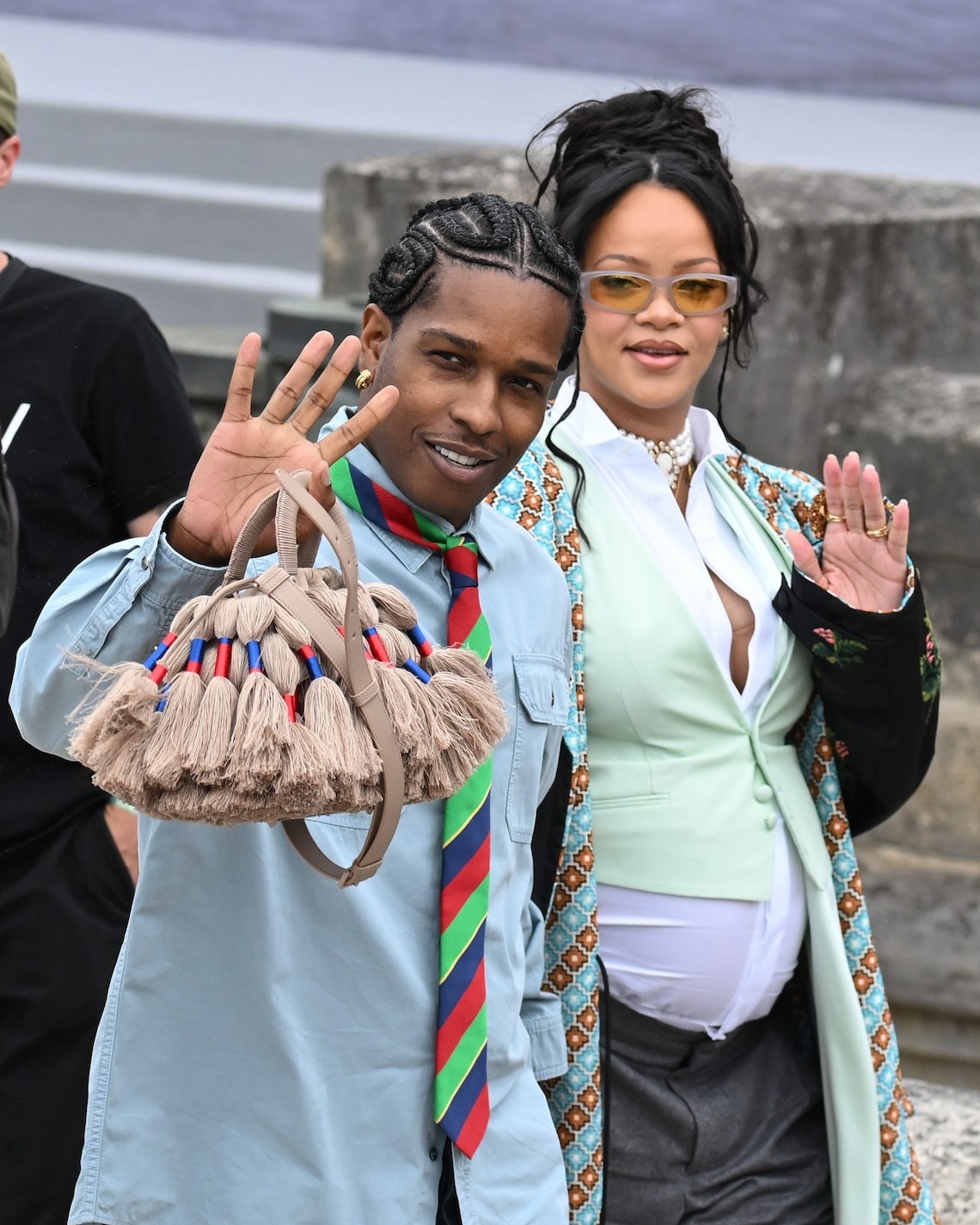 Rihanna was baby bumpin' at Paris Fashion Week as sh and A$AP Rocky stepped out in style for the Dior Homme menswear show.
