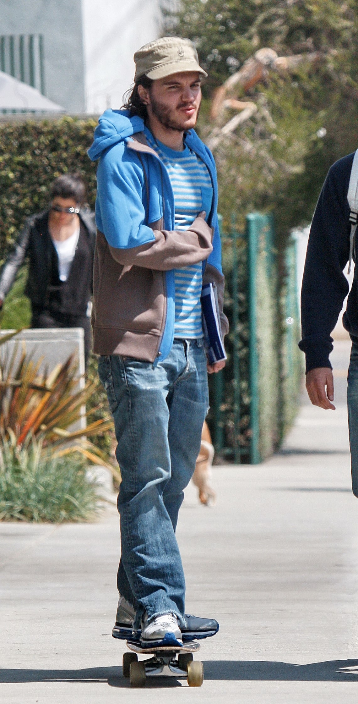 "Milk" man Emile Hirsch minimizes his carbon footprint with a skateboard ride in L.A.