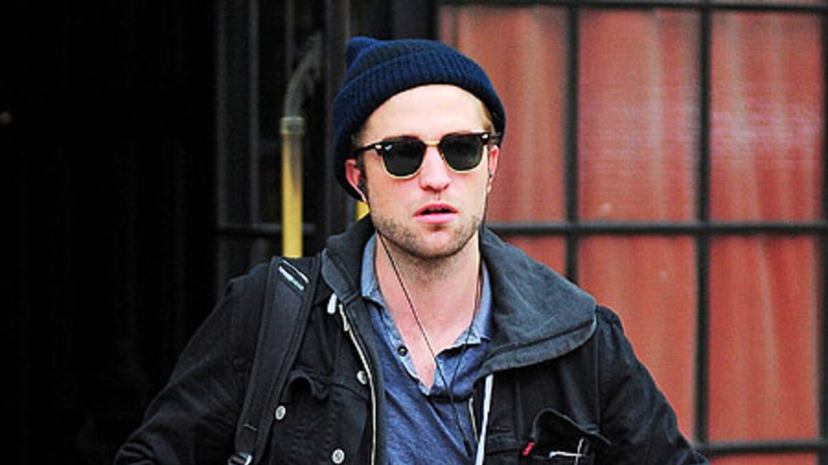 Robert Pattinson Spotted with Mystery Blonde in NYC - Photos