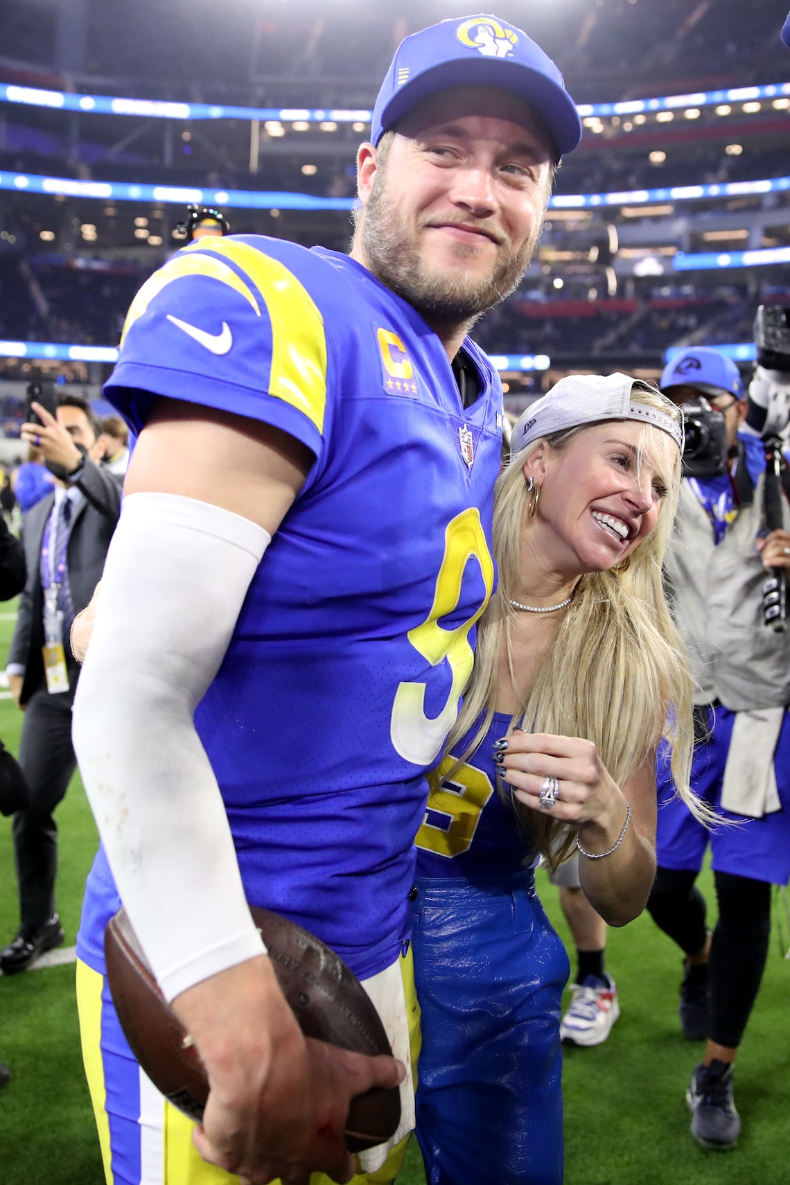 Wife of NFL star Matthew Stafford recovering after 12-hour brain surgery