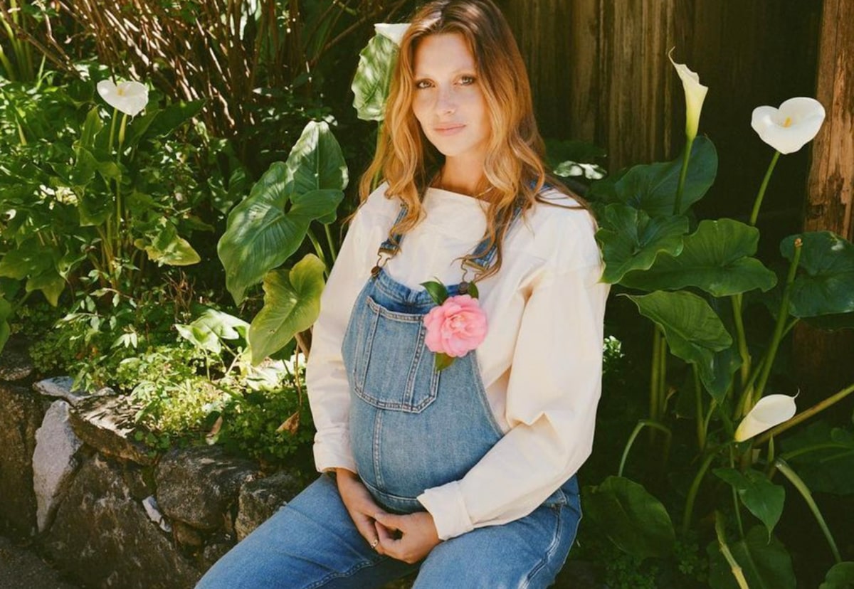 Aly Michalka \u0026 Hubby Stephen Ringer Welcome First Child, a Baby Boy!, image size:1200x828