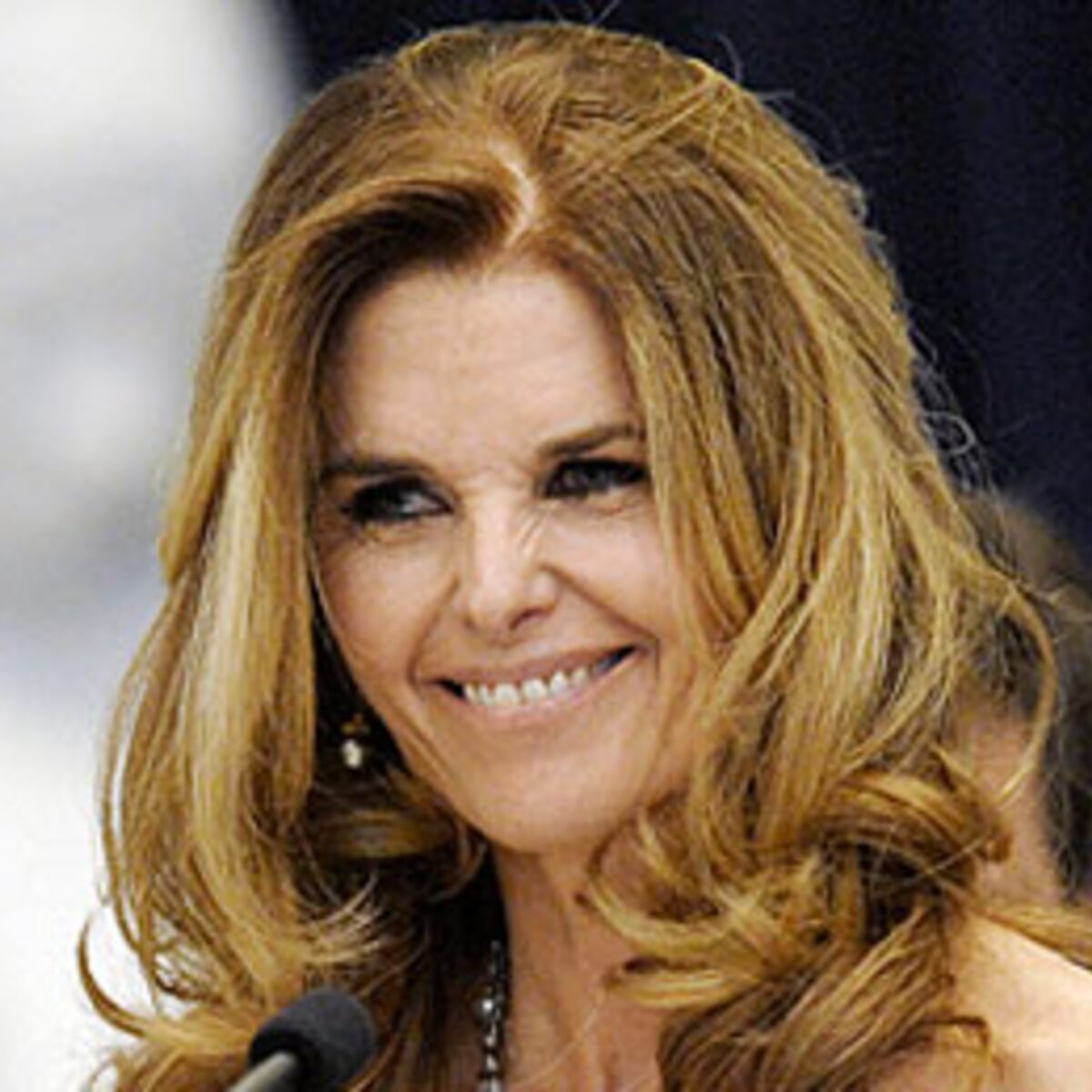 Extra Scoop: Maria Shriver Shops for Condos in L.A.