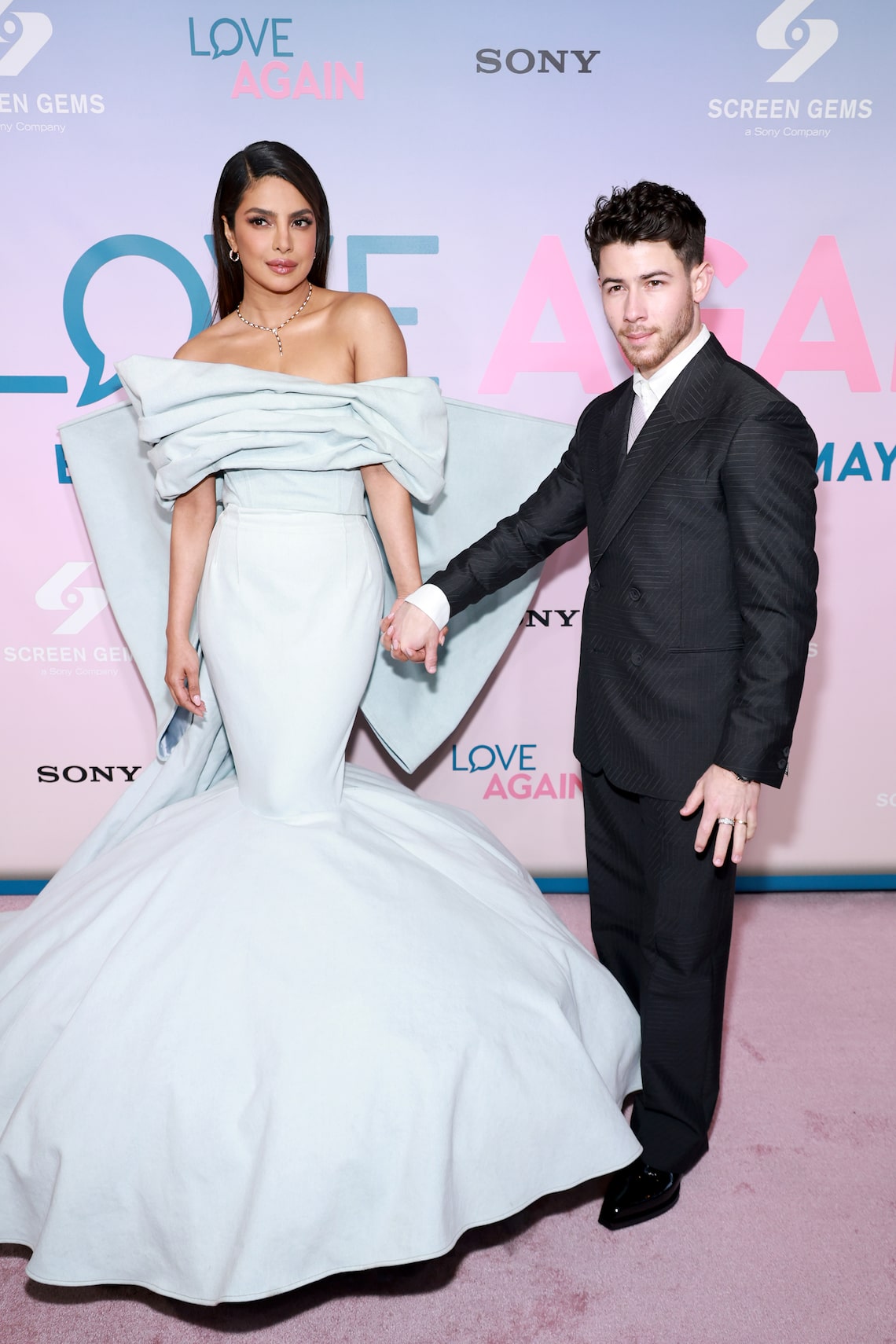 These wedding pictures of Nick Jonas and Priyanka Chopra are full of love