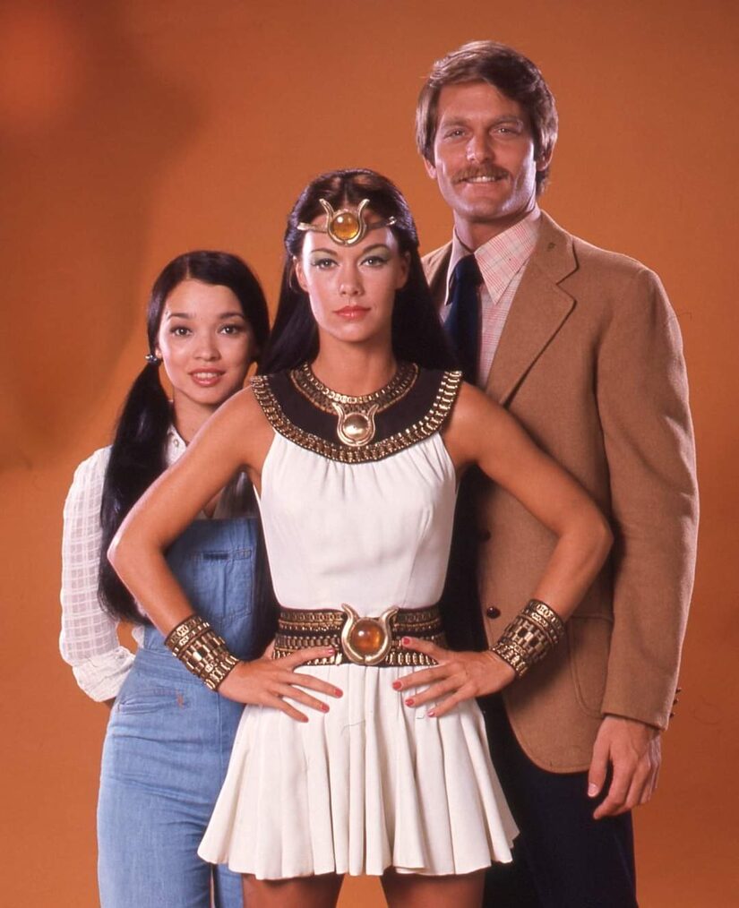 'Isis' Star JoAnna Cameron Dies at 70