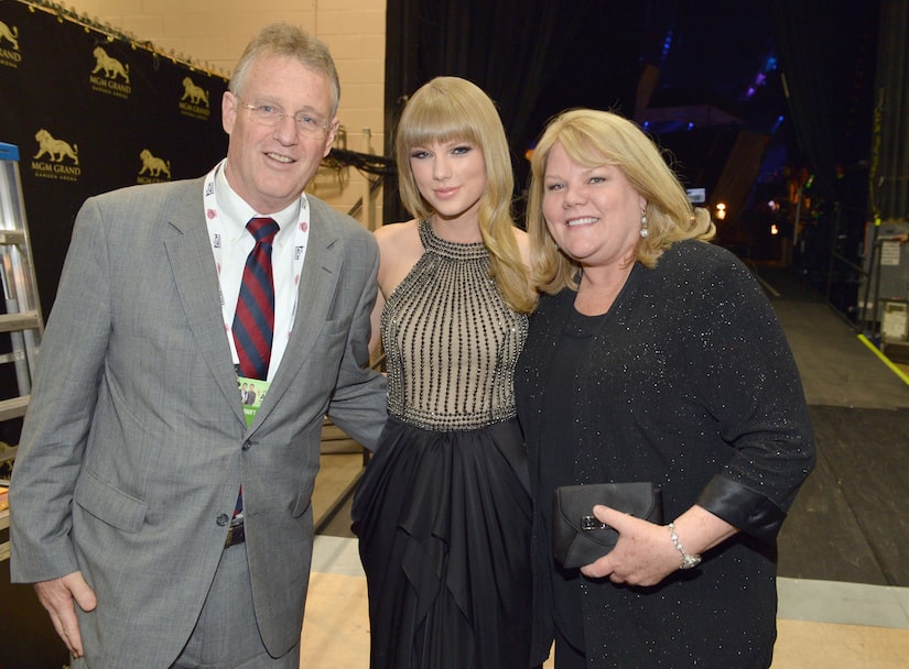 Taylor Swift Gives Health Updates on Mom & Dad After They Both Had Surgery