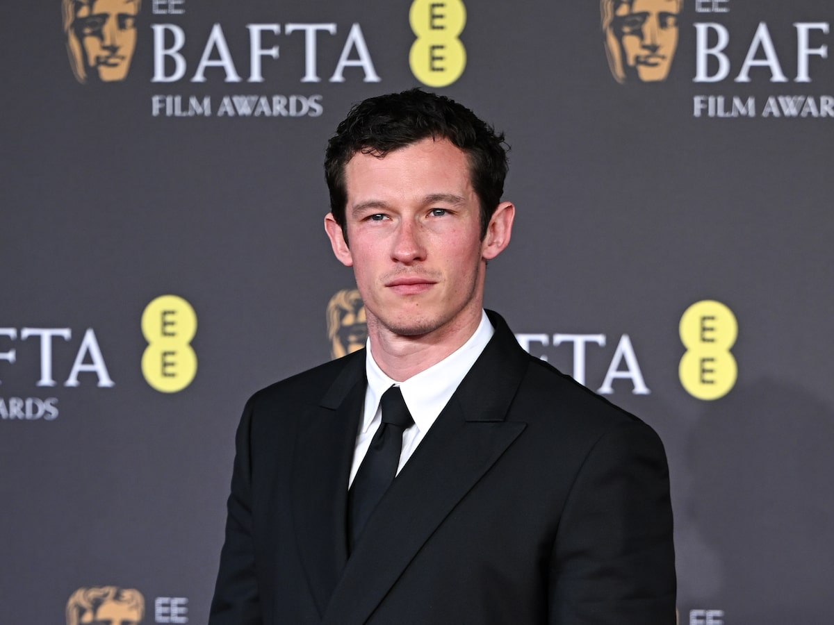 Callum Turner on Nailing American Accent & One Thing He Can’t Say! (Exclusive)