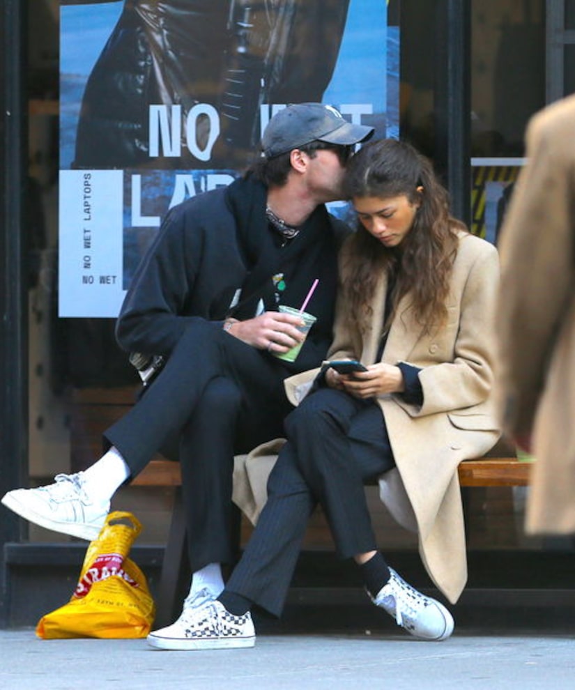 Zendaya And Her Boyfriend Kissing 2022