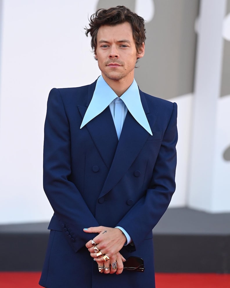 Harry Styles Honors Queen Elizabeth II at NYC Show