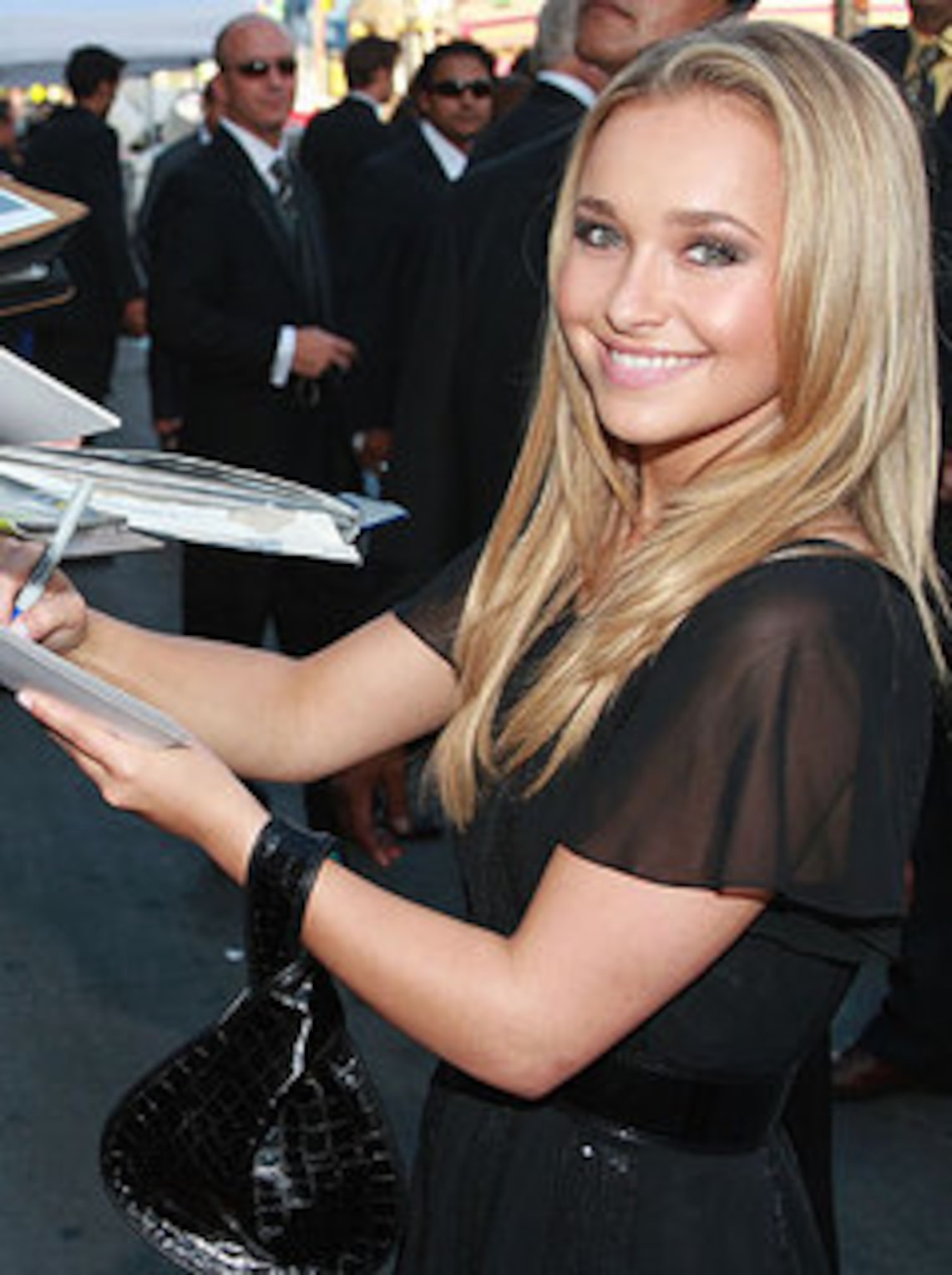 hayden panettiere sheer black dress 2011 Hayden Panettiere's wardrobe malfunction at Golden Globe Awards