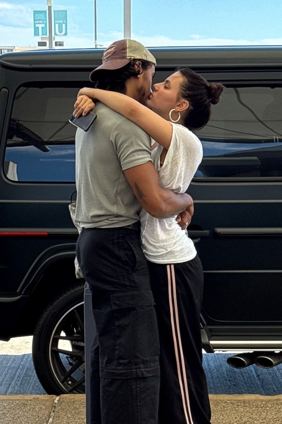 Dafne Keen and Michael Cimino shared a kiss after San Diego Comic Con.